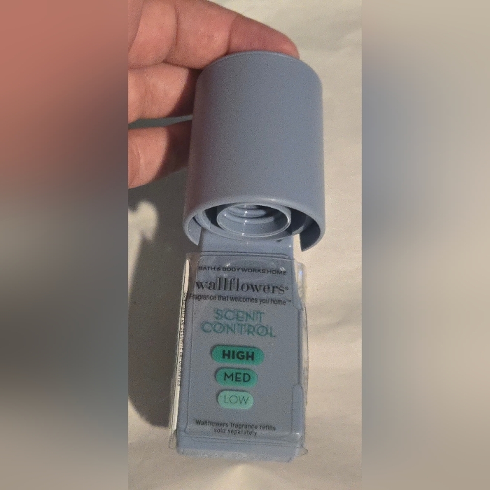 Blue Wallflowers Scent Control Plug